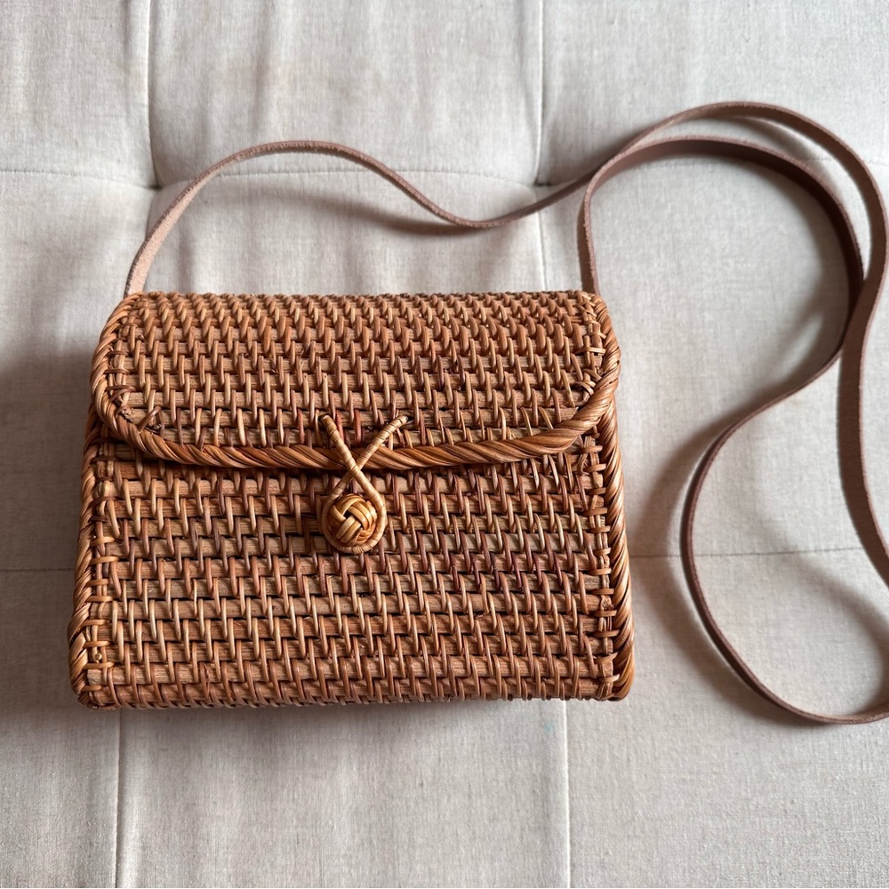 NWOT Zara Rafia bag